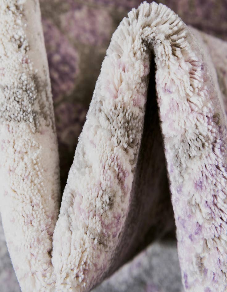 Detail image of 2' 7 x 10' Modern Classical Runner Rug