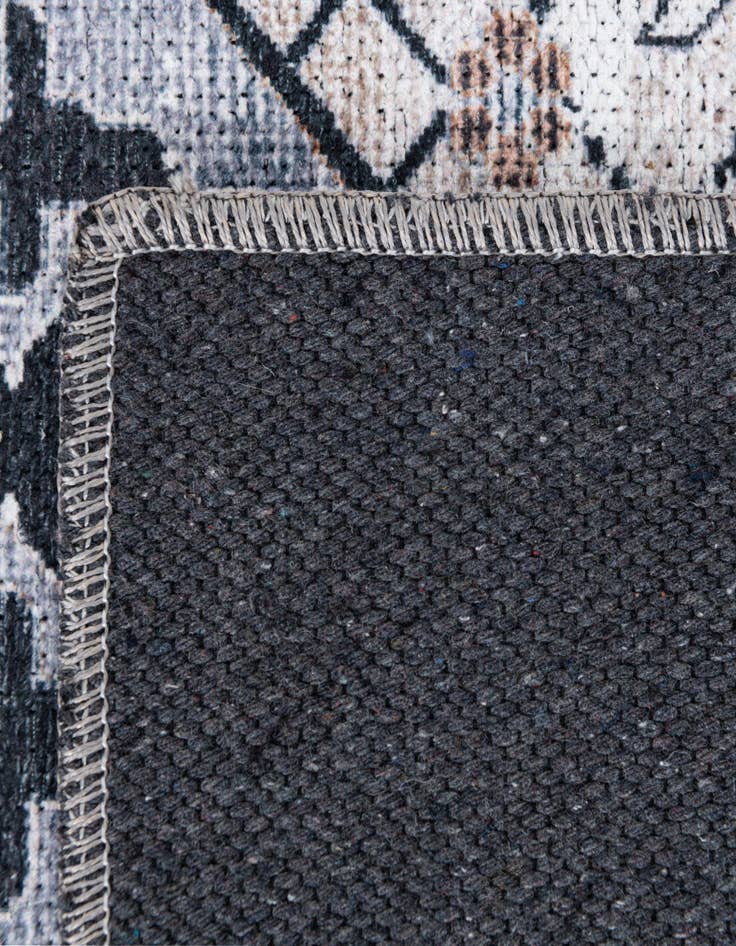 Detail image of  7' 10 x 7' 10  Washable Yara Octagon Rug