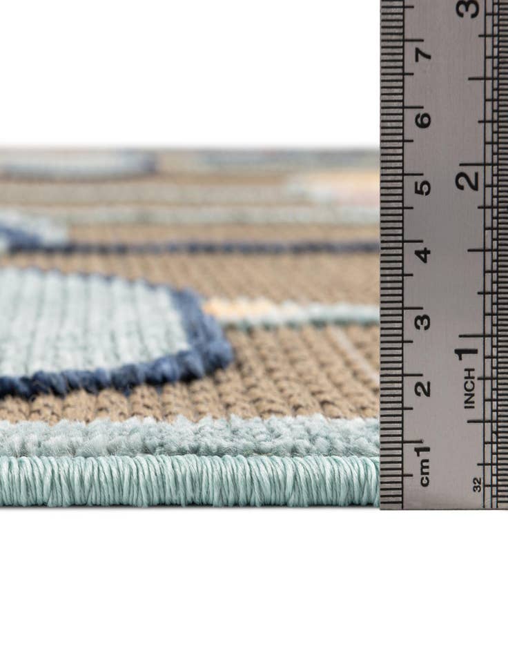 Detail image of  5' x 7' 7  Washable  Indoor / Outdoor Rug