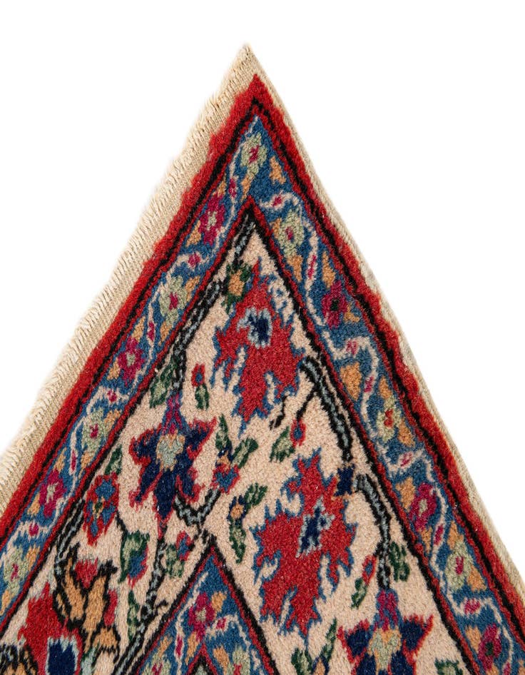 Detail image of  3' x 4' 5  Hand Knotted Bidjar Wool Rug