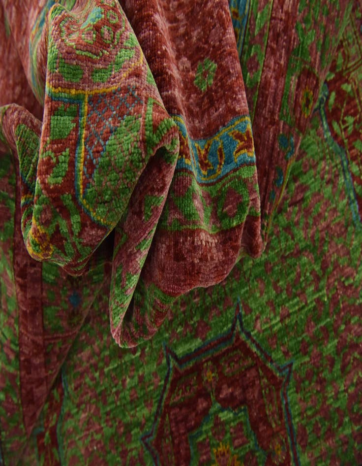 Detail image of  6' 11 x 9' 11  Hand Knotted Mamluk Ziegler Rug