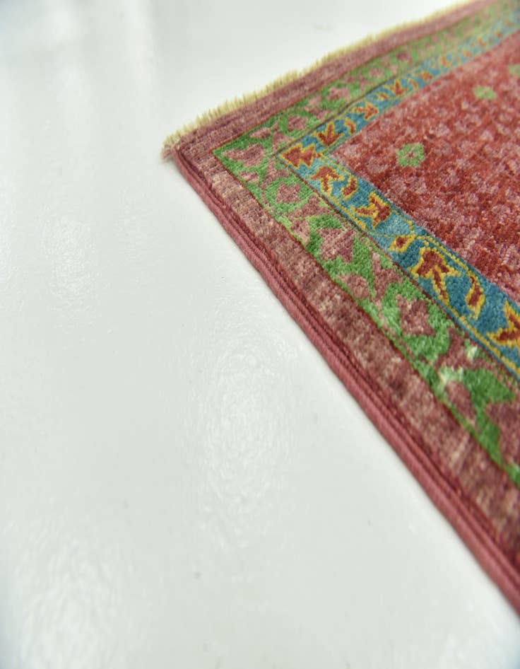 Detail image of  6' 11 x 9' 11  Hand Knotted Mamluk Ziegler Rug