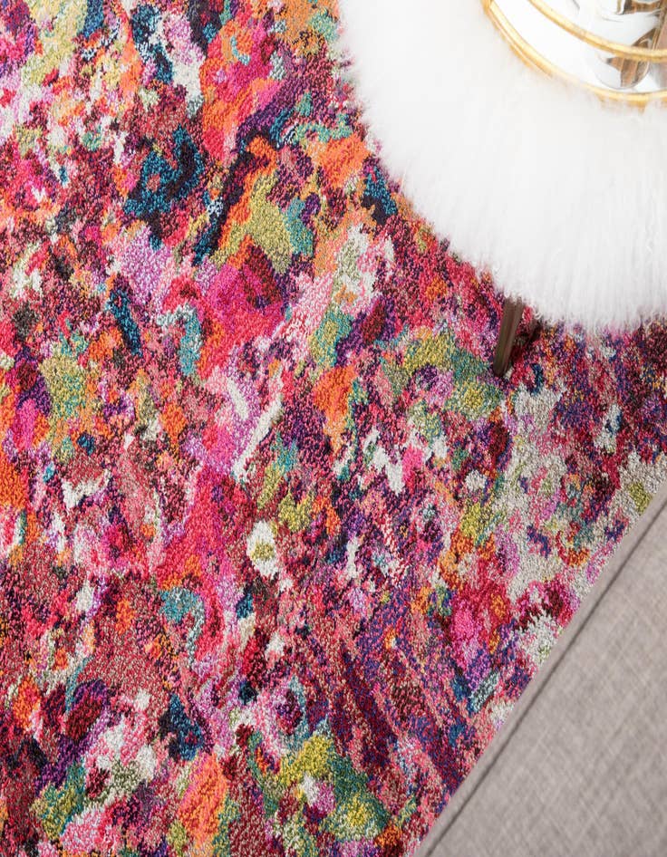 Detail image of  5' x 8'  Washable Theia Rug