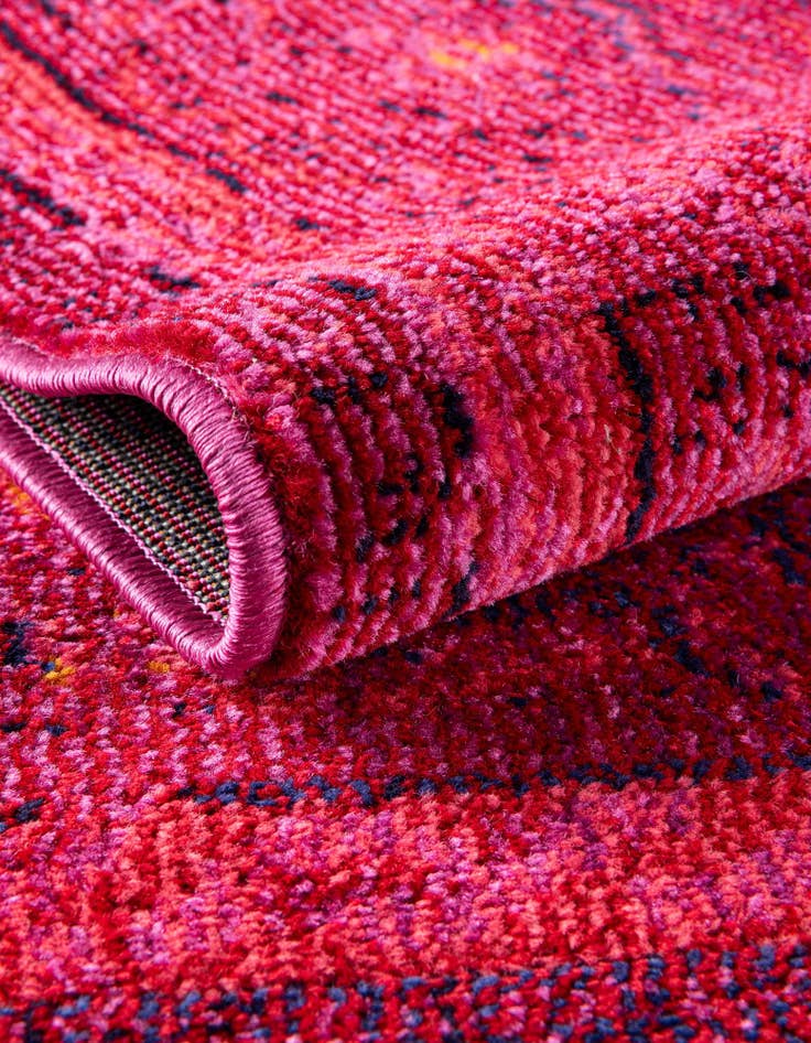 Detail image of  8' x 8'  Washable Fleur Round Rug