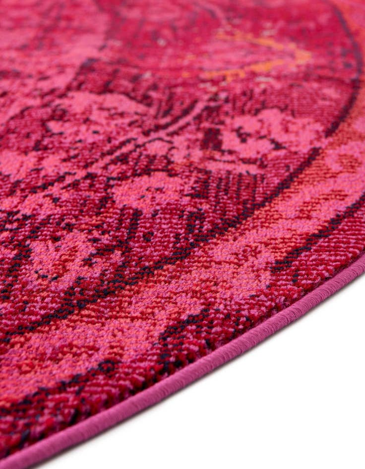 Detail image of  6' x 6'  Washable Fleur Round Rug