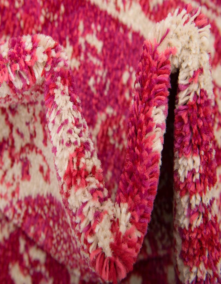 Detail image of 6' x 6' Madeline Round Rug