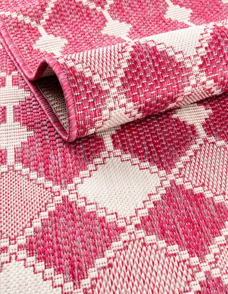 Detail image of  2' x 6'  Washable Lattice Indoor / Outdoor Runner Rug