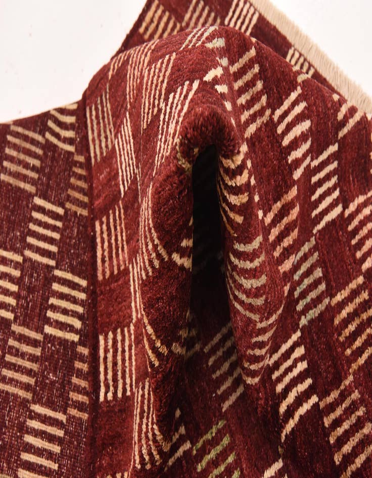 Detail image of  6' 8 x 9' 5  Hand Knotted Darya Rug