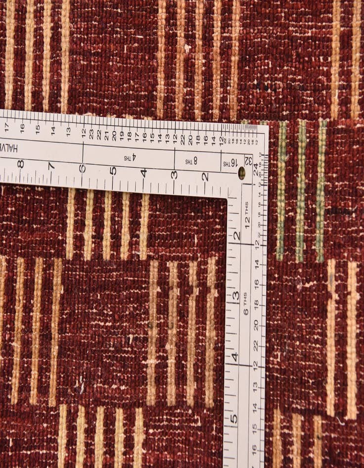 Detail image of  6' 8 x 9' 5  Hand Knotted Darya Rug