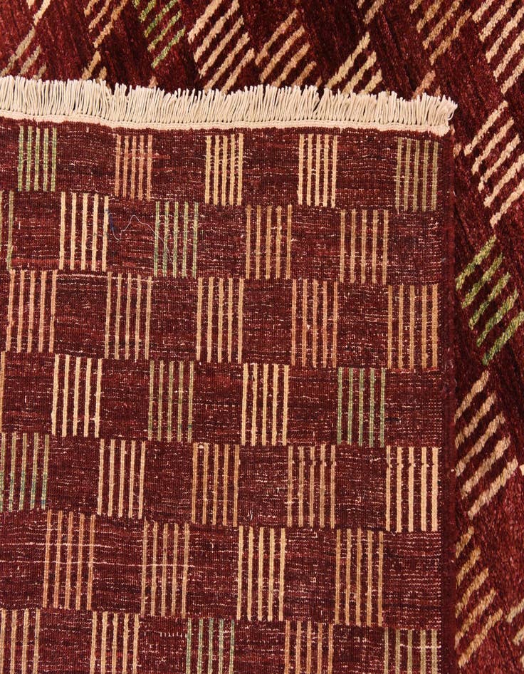 Detail image of  6' 8 x 9' 5  Hand Knotted Darya Rug