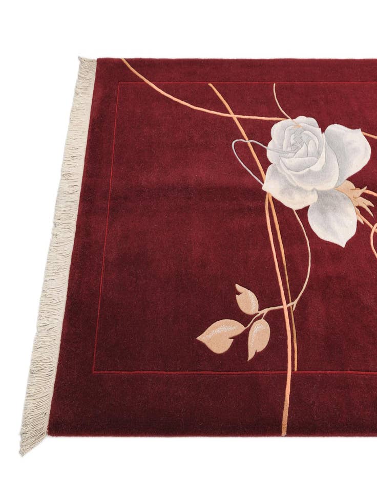 Detail image of  3' 11 x 5' 11  Hand Knotted Darya Rug