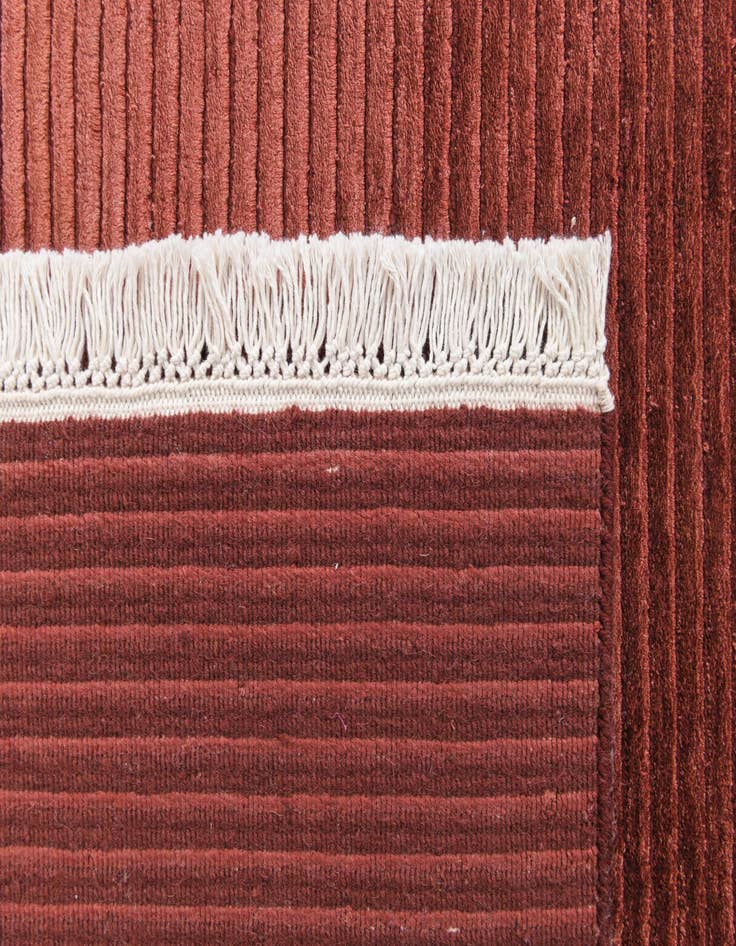 Detail image of  6' 6 x 9' 10  Hand Knotted Darya Wool Rug