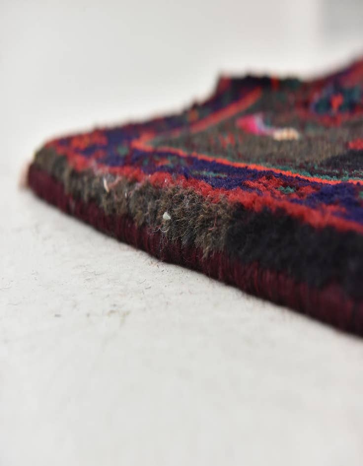 Detail image of 4' 7 x 9' 10 Hand Knotted Sanandaj Persian Wool Runner Rug