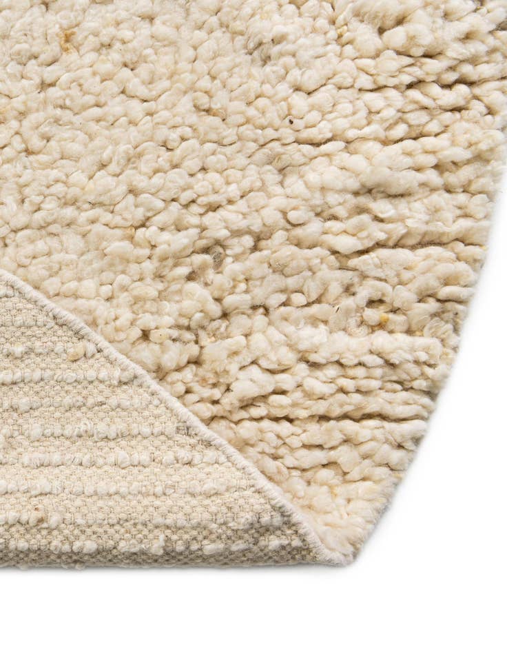 Detail image of  10' x 10'  Hand Woven Haka Deluxe Shag Round Rug