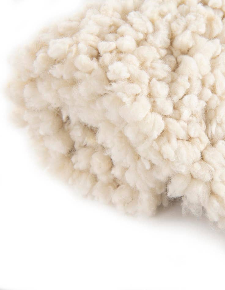 Detail image of  10' x 10'  Hand Woven Haka Deluxe Shag Round Rug