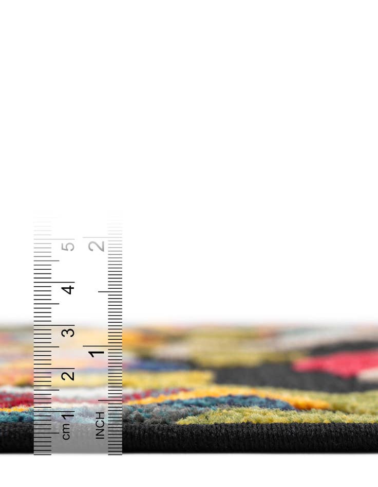 Detail image of  7' 10 x 7' 10  Washable Casablanca Indoor / Outdoor Round Rug