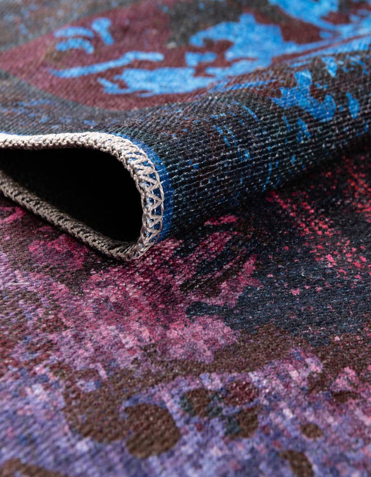 Detail image of  10' 6 x 10' 6  Washable Francesca Square Rug