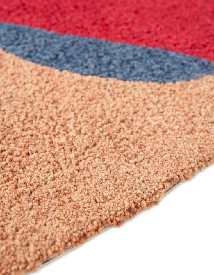 Detail image of  4' 1 x 6' 1 Handtufted Wool Freeform Rug