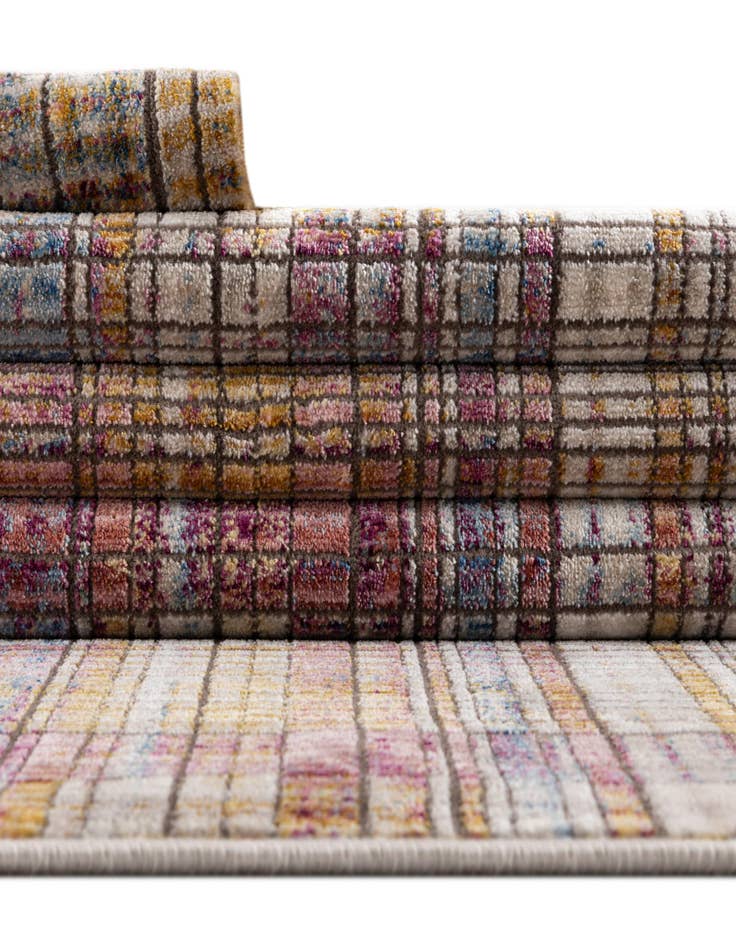 Detail image of  7' 10 x 7' 10 Deepa Octagon Rug