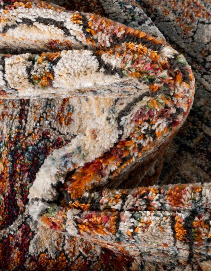 Detail image of  7' 10 x 7' 10 Isabella Octagon Rug