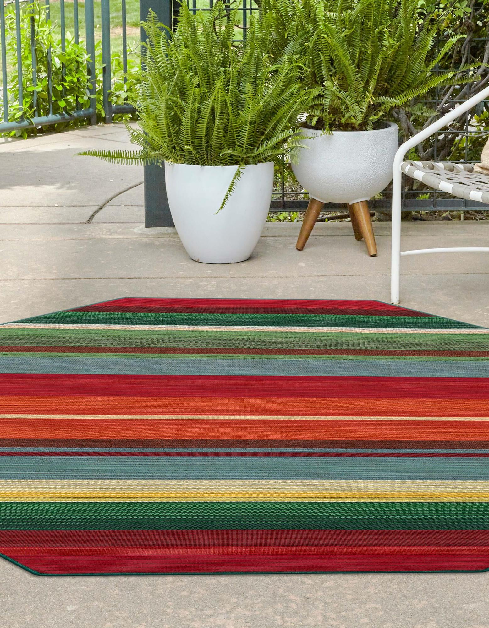 Multicolor 7' 10 x 7' 10 Modern Indoor / Outdoor Octagon Rug | Rugs.com
