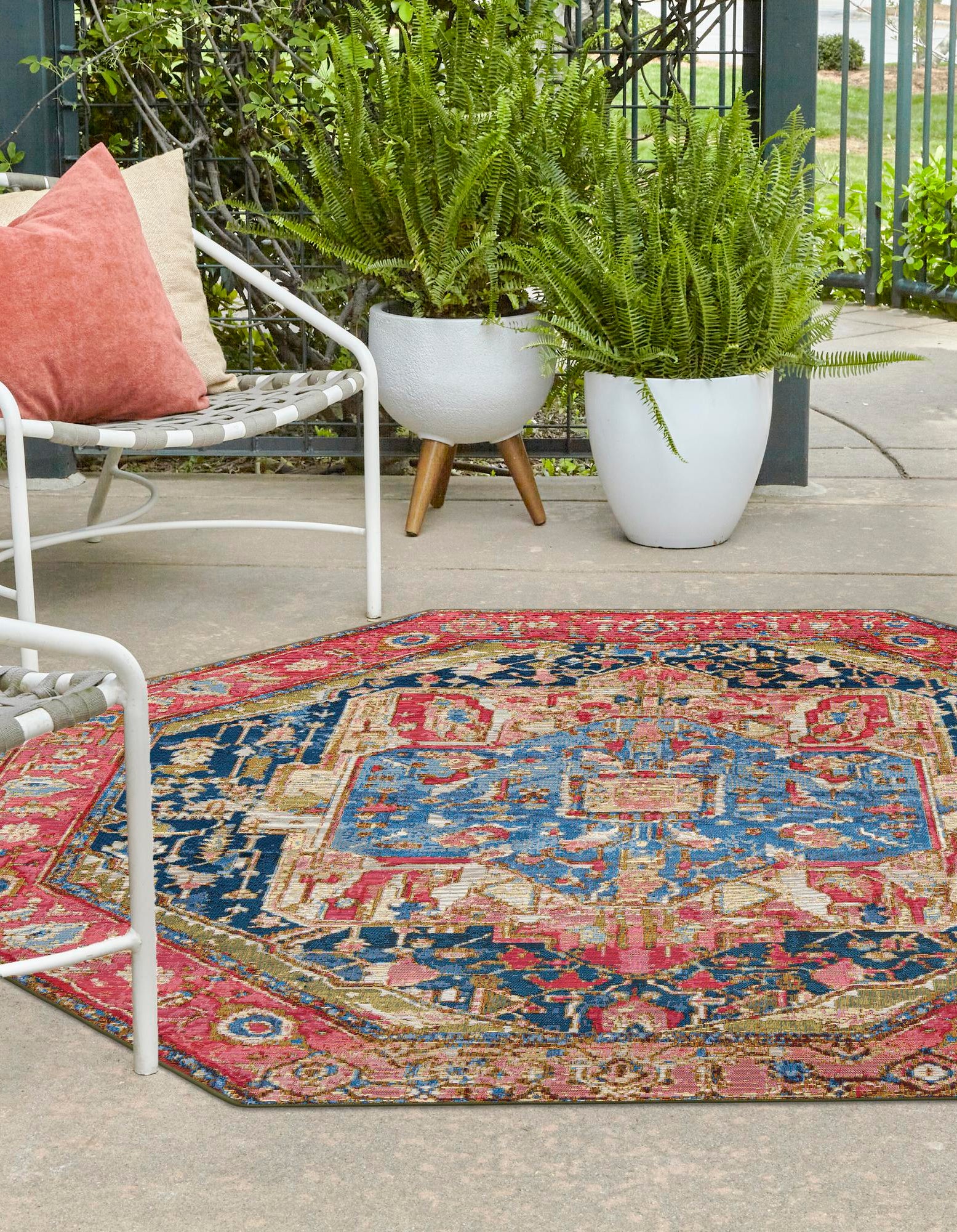 Multicolor 7' 10 x 7' 10 Traditional Indoor / Outdoor Octagon Rug ...