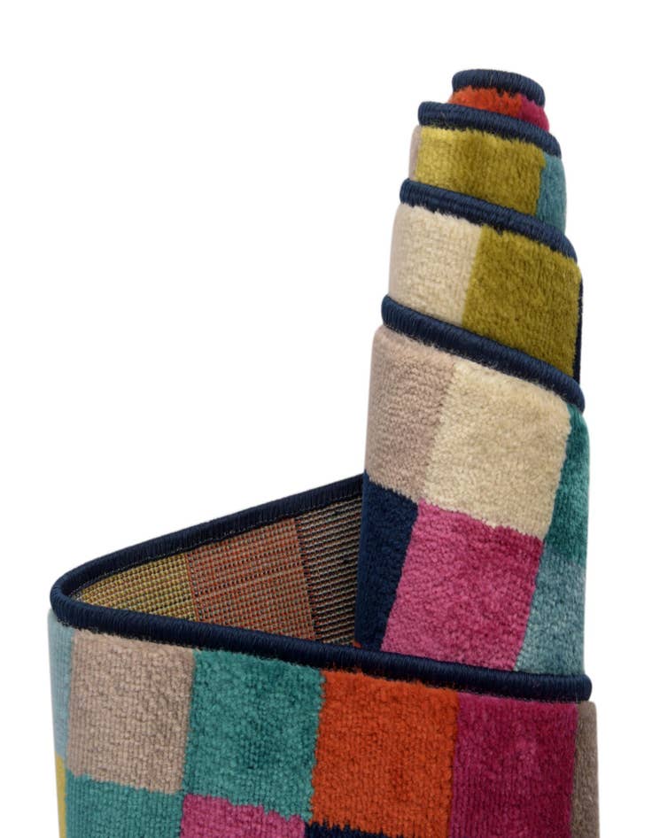 Detail image of  7' 10 x 10' Azalea Oval Rug