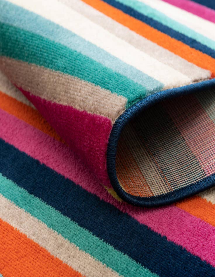 Detail image of  7' 10 x 10' Azalea Oval Rug