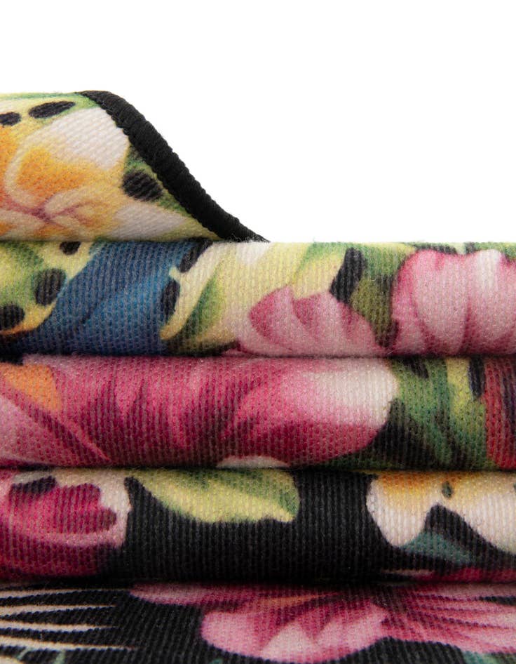 Detail image of  2' x 3' 1  Washable Jill Zarin Caribbean Indoor / Outdoor Oval Rug