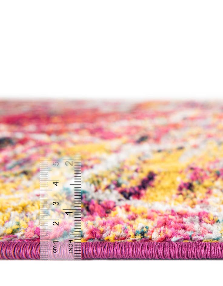 Detail image of  4' x 6' Lattice Frieze Oval Rug