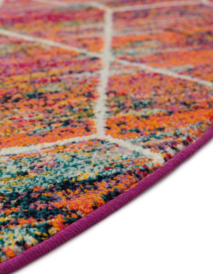 Detail image of  4' x 6' Lattice Frieze Oval Rug