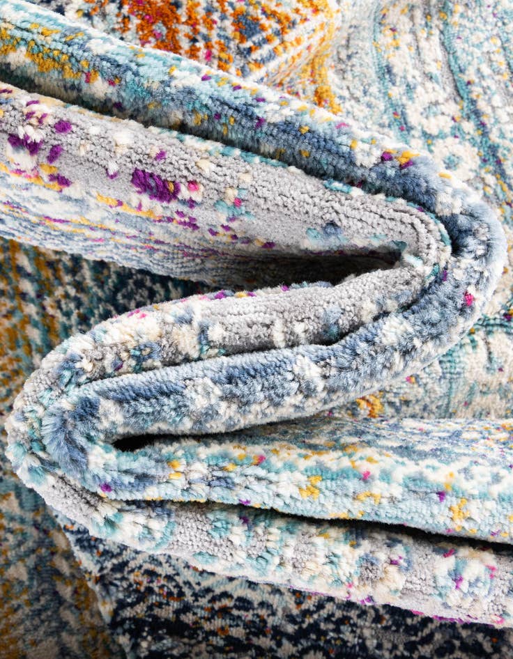 Detail image of  3' 7 x 5' 3 Malibu Oval Rug