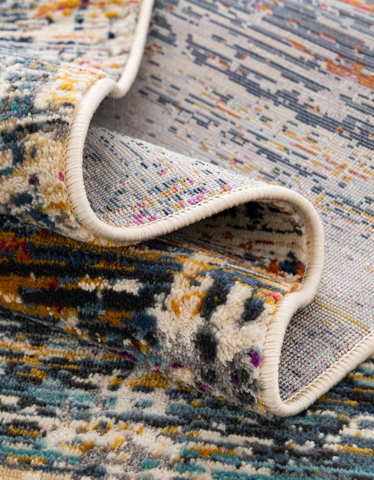 Detail image of  3' 7 x 5' 3 Malibu Oval Rug