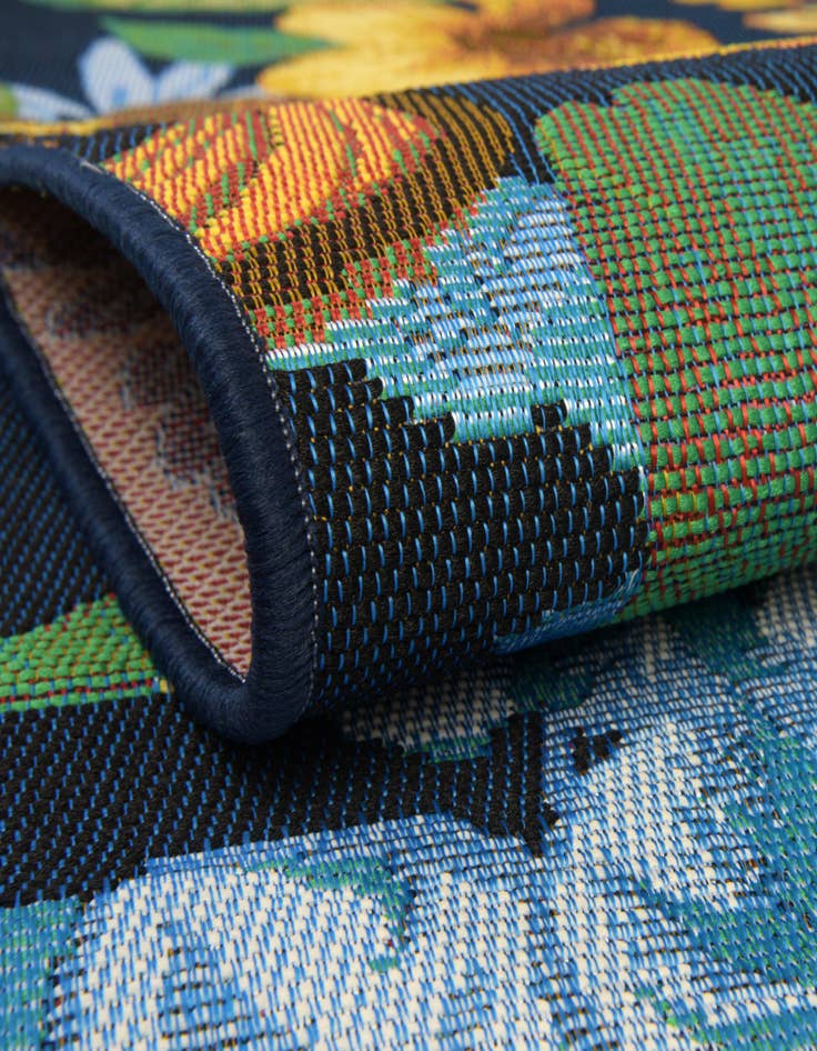 Detail image of  4' x 6'  Washable Botanical Indoor / Outdoor Oval Rug