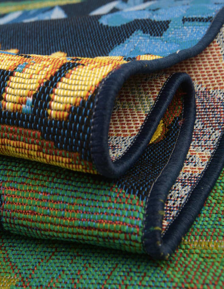 Detail image of  4' x 6'  Washable Botanical Indoor / Outdoor Oval Rug