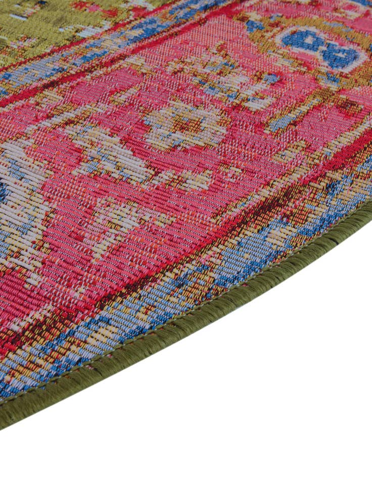 Detail image of  7' 10 x 10'  Washable Traditional Indoor / Outdoor Oval Rug