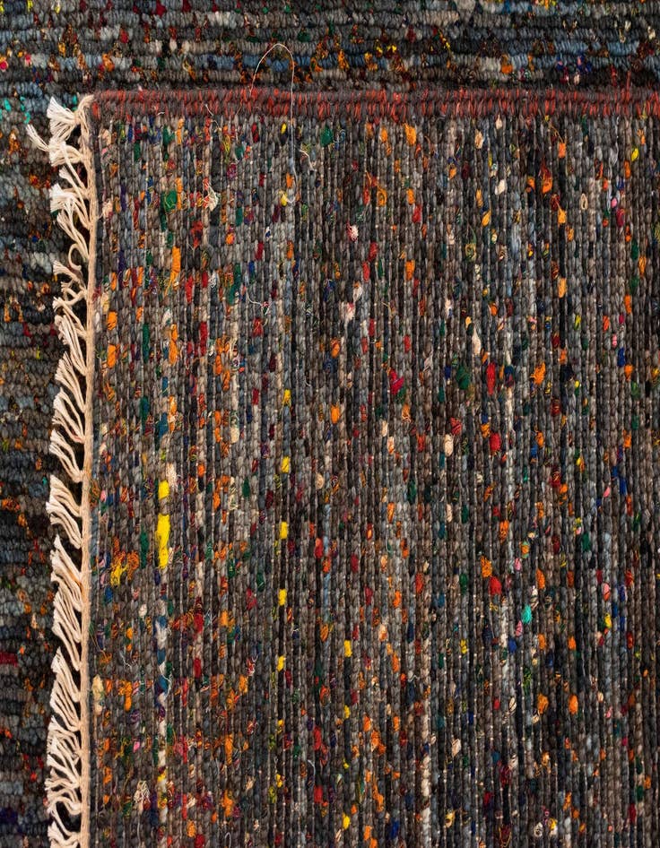 Detail image of  6' 7 x 10' Agra Wool Rug