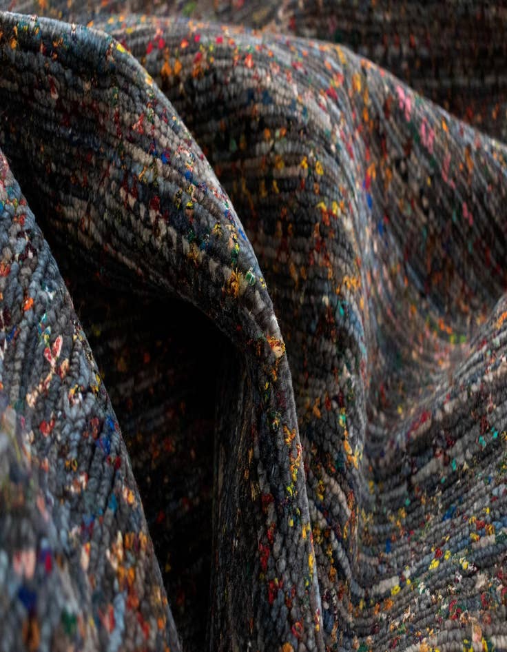 Detail image of  6' 7 x 10' Agra Wool Rug