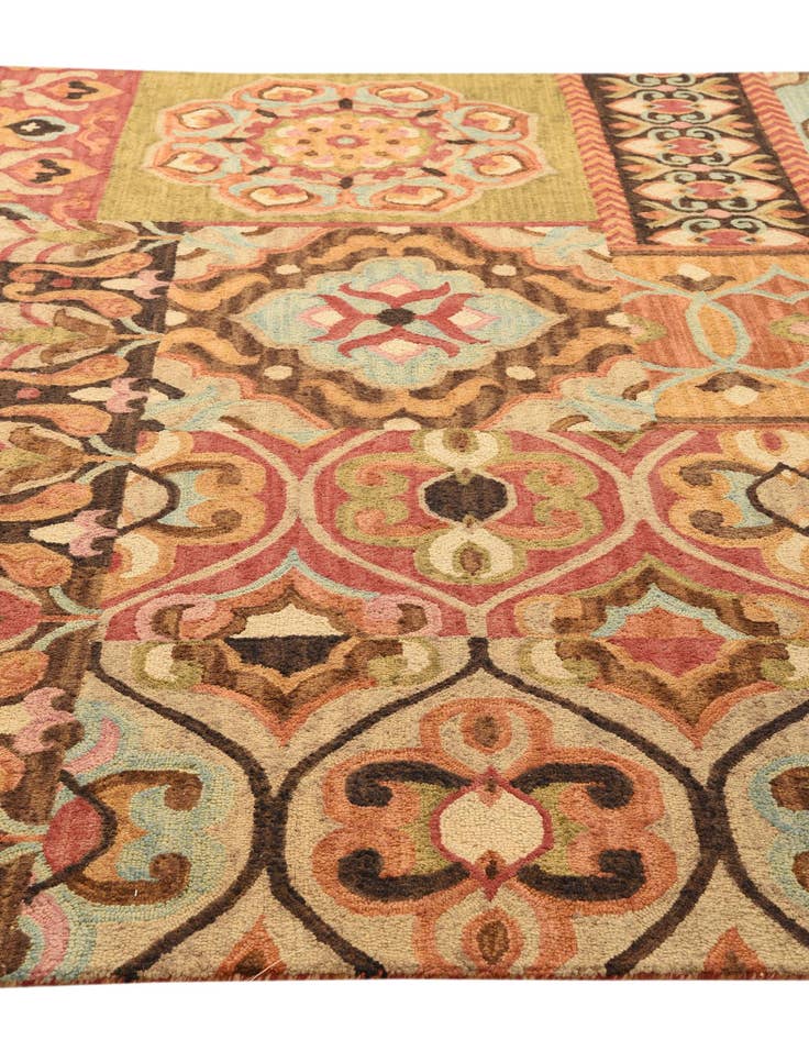 Detail image of  8' x 9' 11 Agra Rug