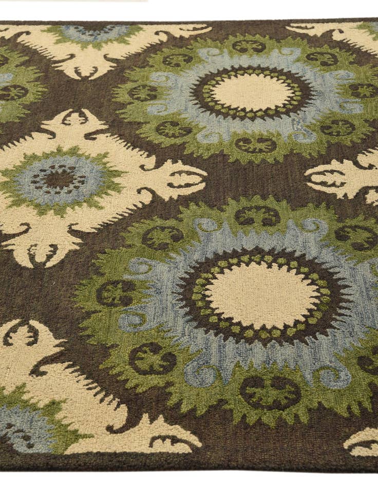 Detail image of  5' 1 x 8' Agra Rug