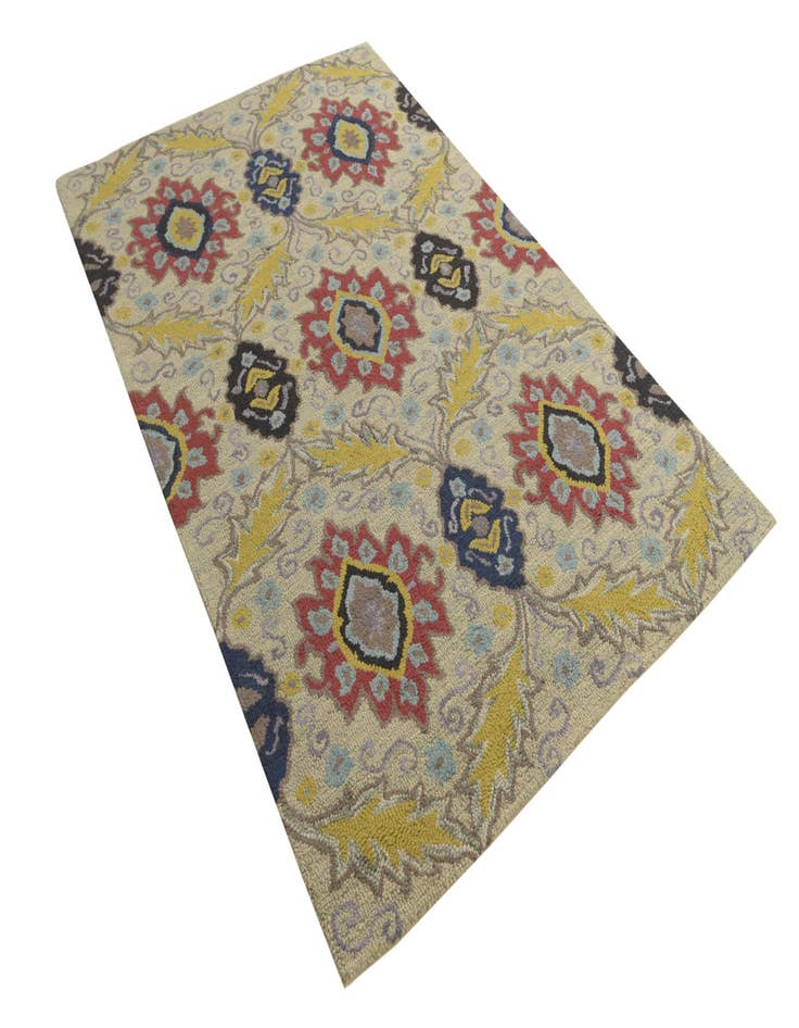 Detail image of  5' x 7' 10 Agra Wool Rug