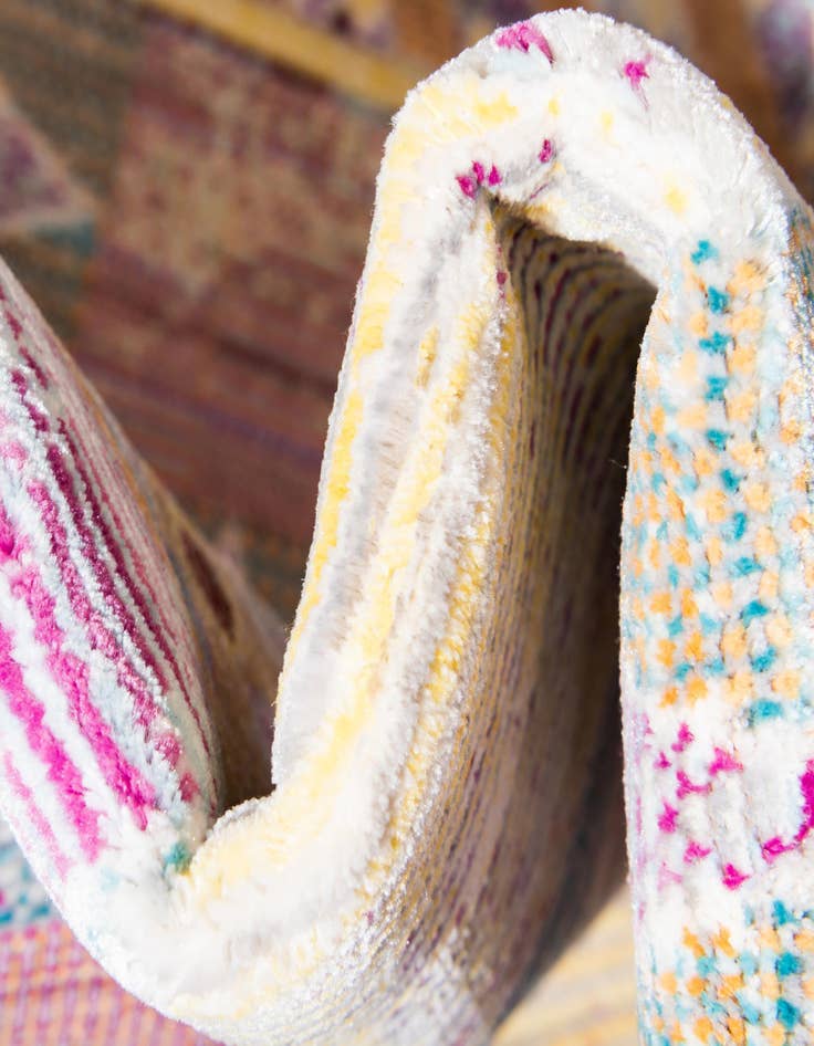 Detail image of  7' x 10' Alexis Rug