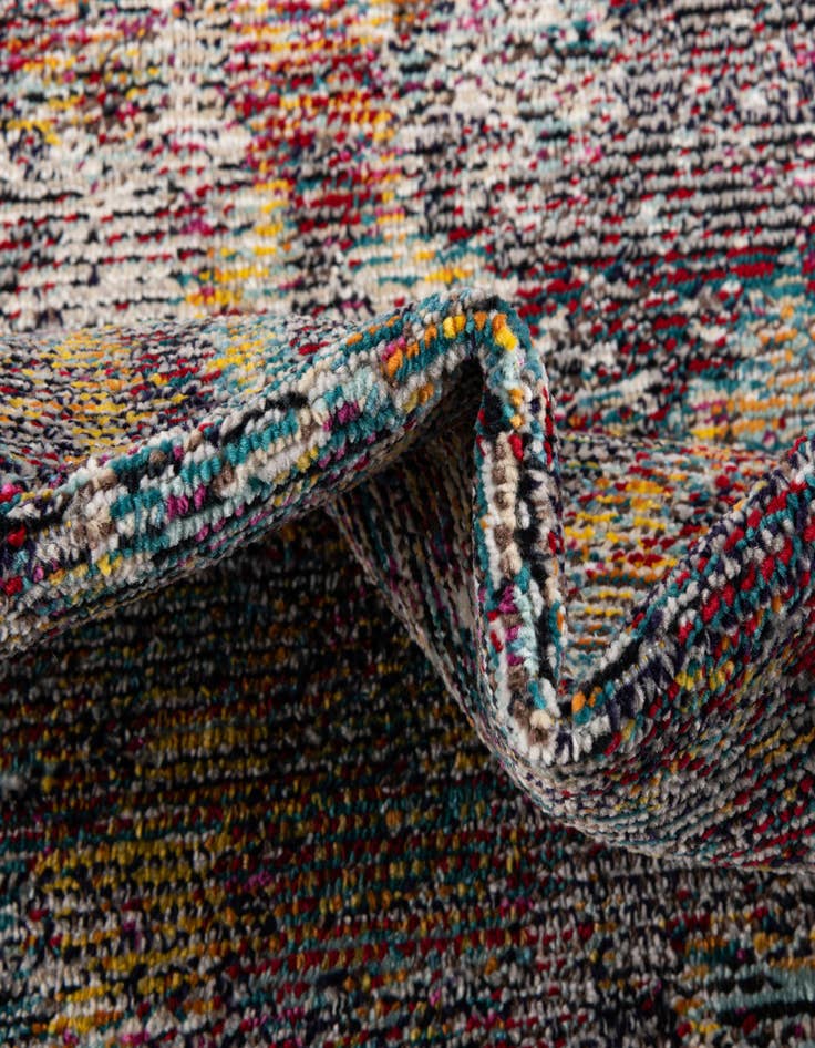 Detail image of  5' x 8' 2 Amulet Rug