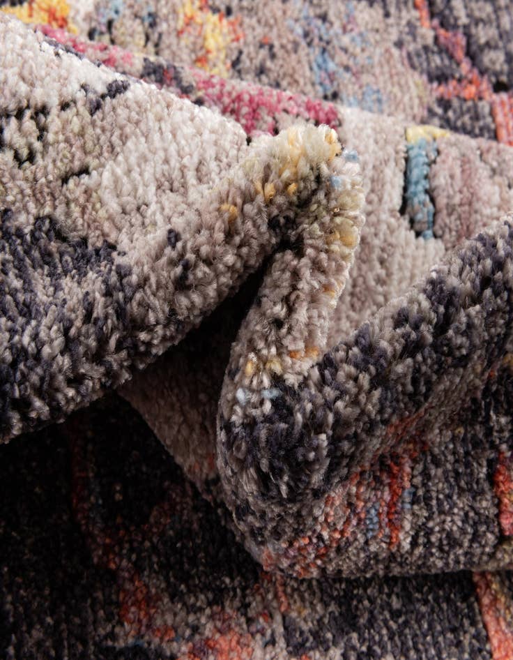 Detail image of  5' x 7' 7 Andromeda Rug