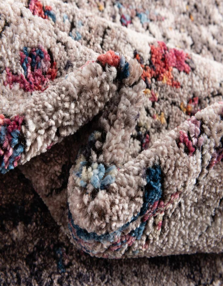 Detail image of  5' x 7' 7 Andromeda Rug