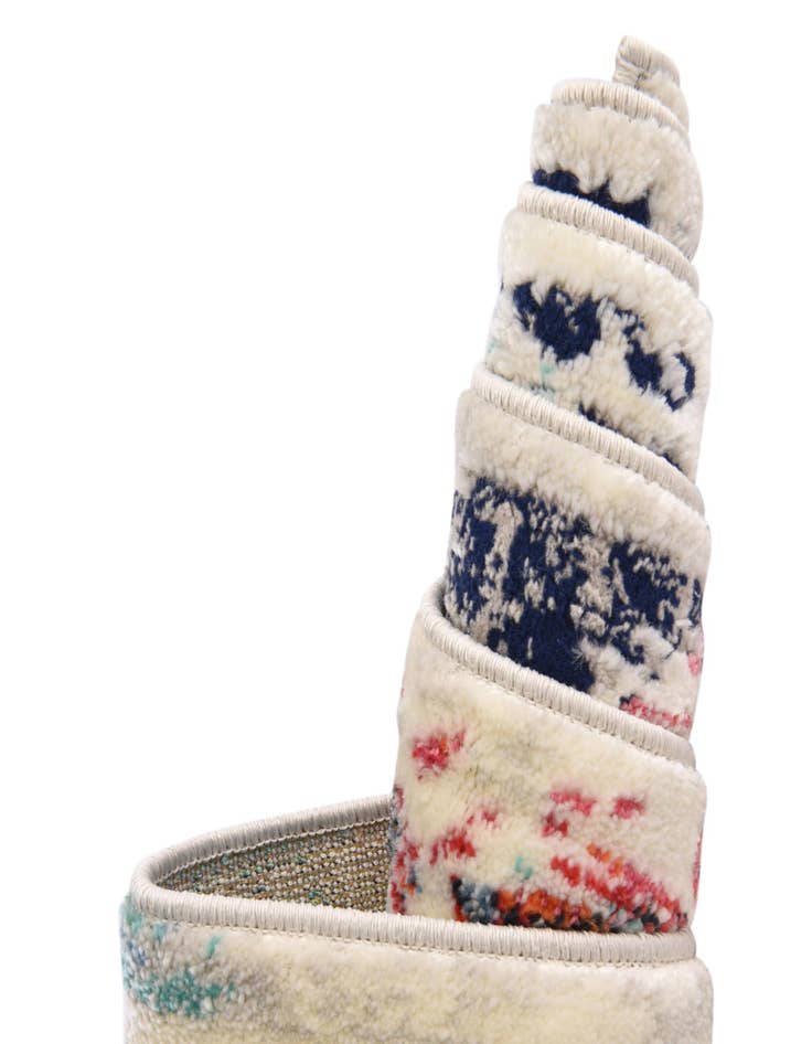 Detail image of  9' x 12' Ariel Rug