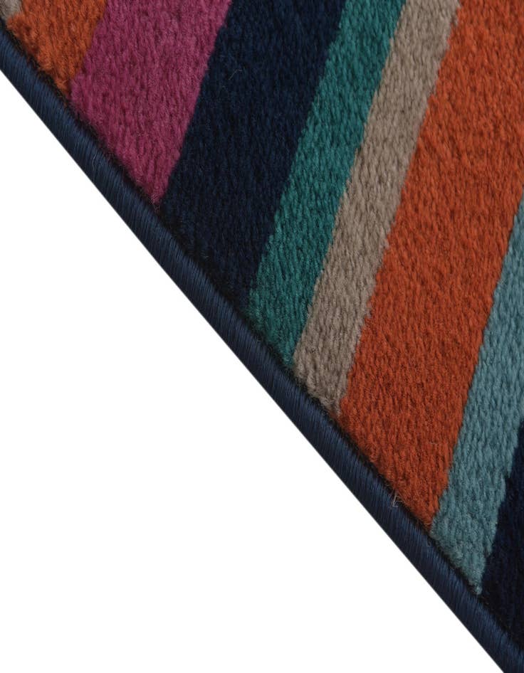 Detail image of  5' 3 x 7' 9 Azalea Rug