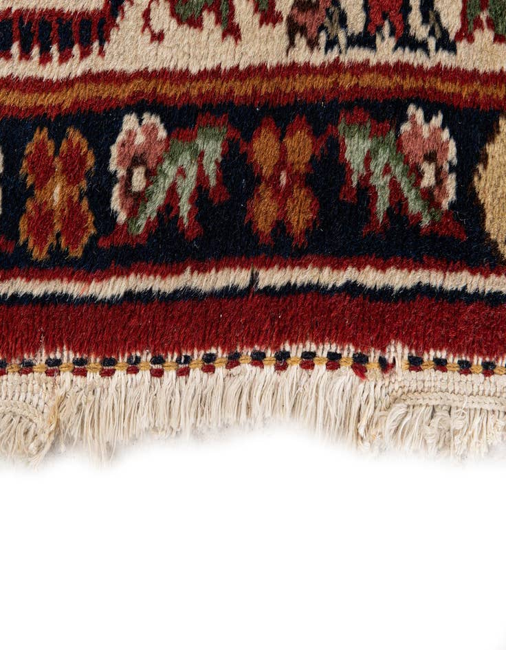 Detail image of 4' 1 x 5' 4 Hand Knotted Bakhtiar Oriental Wool Rug