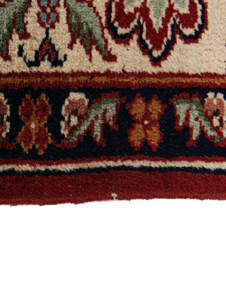 Detail image of 4' 1 x 5' 4 Hand Knotted Bakhtiar Oriental Wool Rug