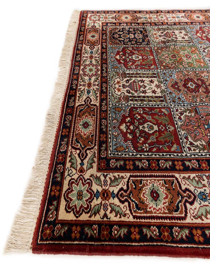 Detail image of 4' 1 x 5' 4 Hand Knotted Bakhtiar Oriental Wool Rug